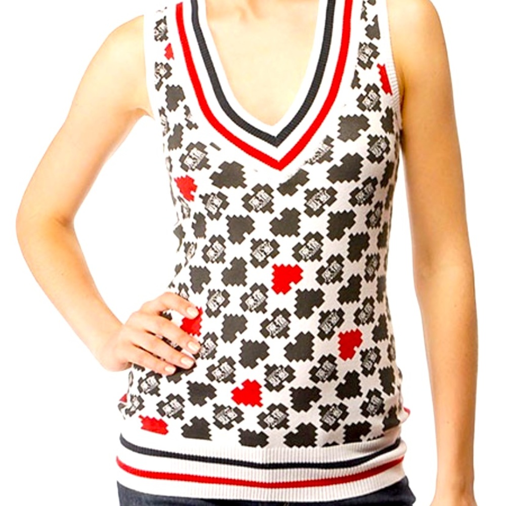 ISO of this Harajuku Lovers sweater vest!